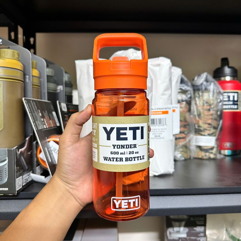 Bình Nước YETI Yonder 600 ml /20 oz  Color Matched Straw Bottle