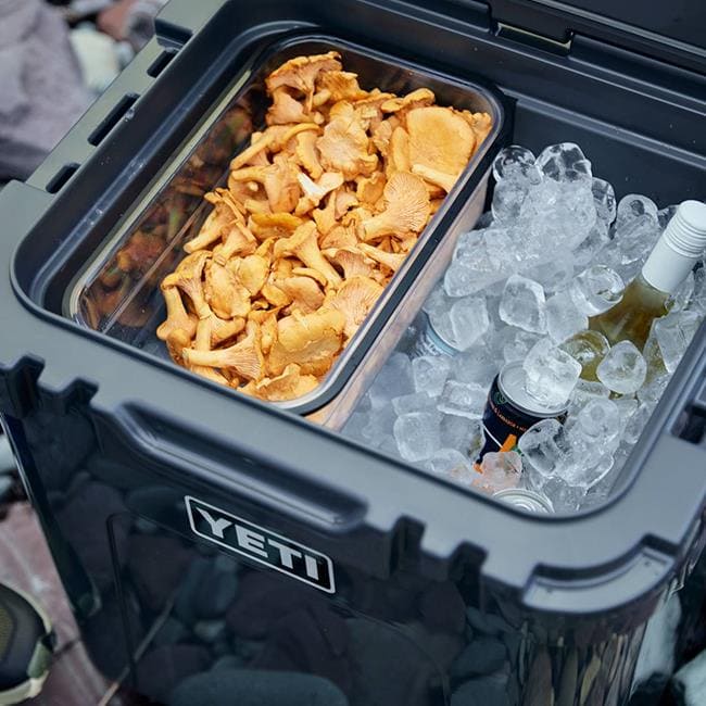 Khay YETI Roadie Hard Cooler Basket - Medium