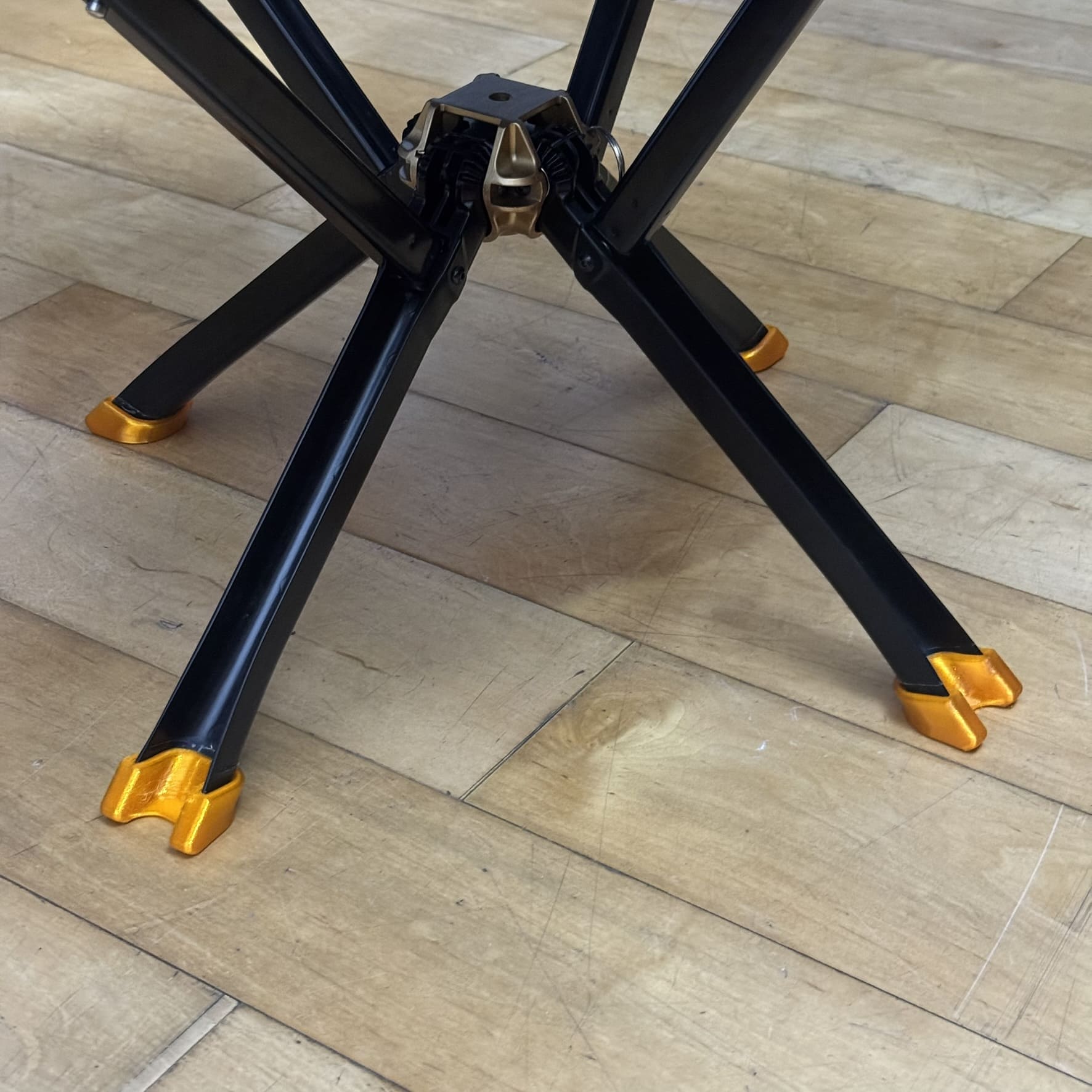 nhua chan ghe cliq chair replace feet 7